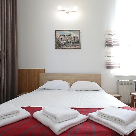 Buk Apartments On Doroshenka 29 Lviv Eksteriør billede