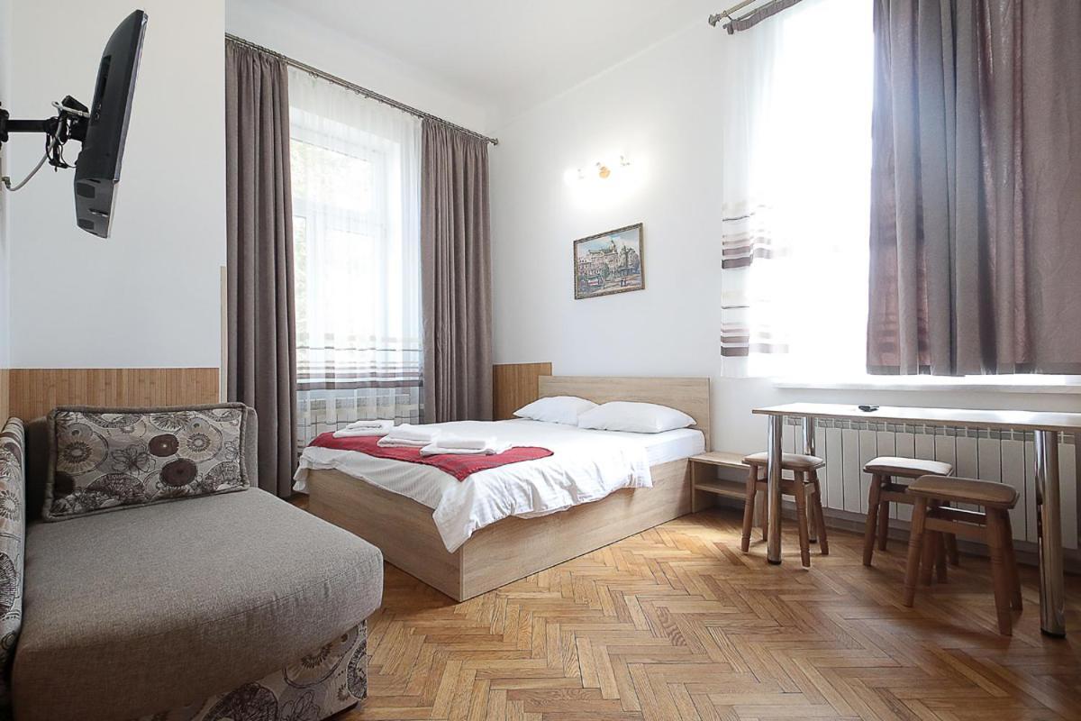Buk Apartments On Doroshenka 29 Lviv Eksteriør billede